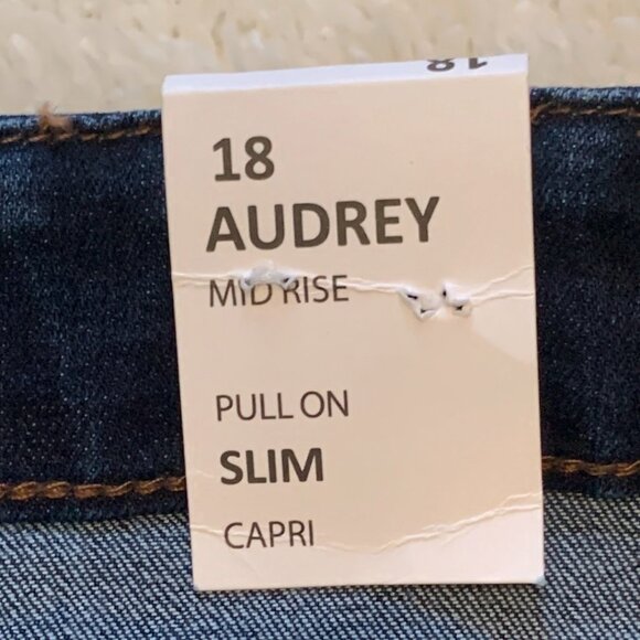 Tribal Jeans Womens 18 Audrey Mid Rise Pull On Slim Capri Blue Denim NWT - Picture 4 of 7